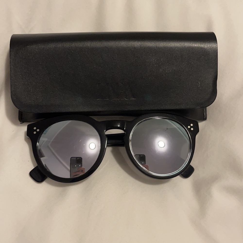 Illesteva Leonard II Sunglasses - Black/mirror